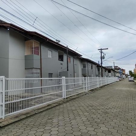Apartamento Ubatuba - Praia Grande - 200M Da Praia 외부 사진